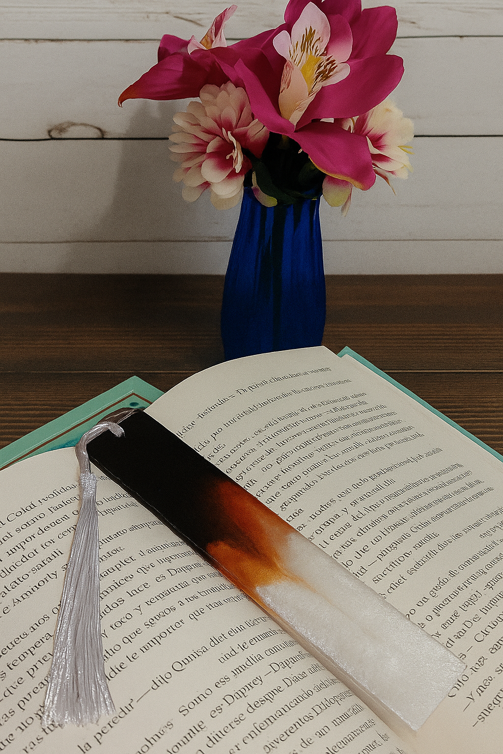 MARCAPÁGINAS TRICOLOR EN RESINA